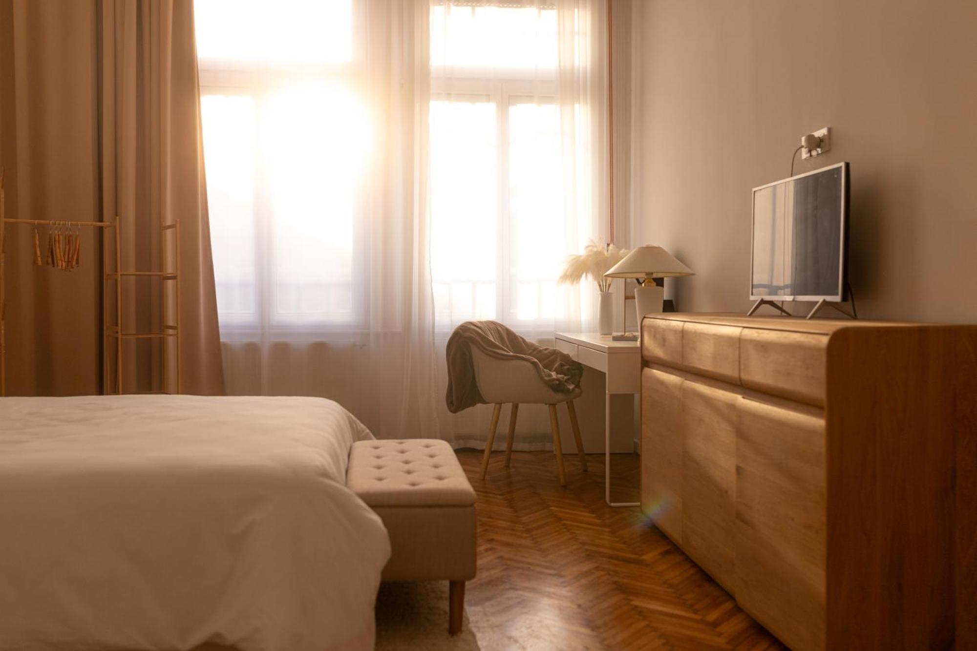 Bleyer Haus Central Apartment Oradea Exterior foto